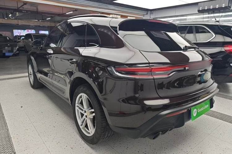 Used Porsche Macan 2022 Macan 2.0T Rear Left 45 Deg