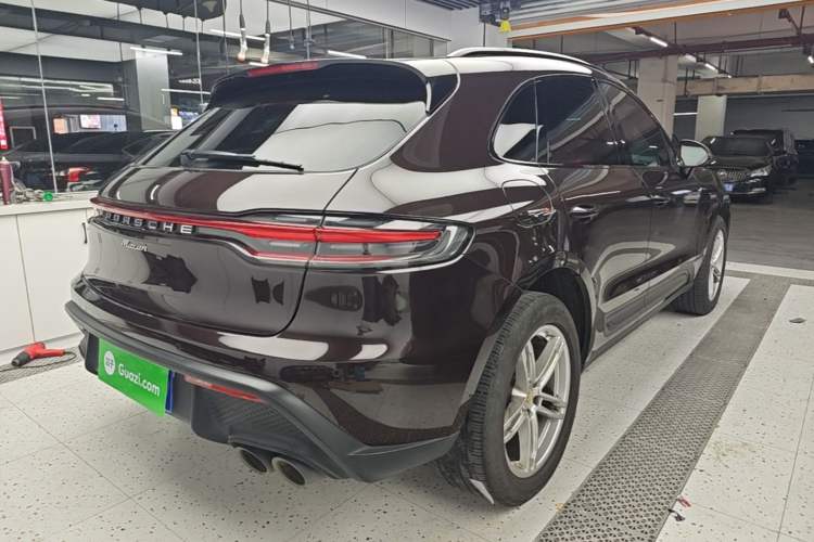 Used Porsche Macan 2022 Macan 2.0T Rear Right 45 Deg