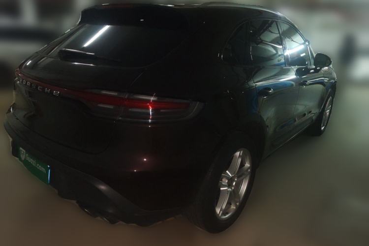 Used Porsche Macan 2022 Macan 2.0T Rear Right 45 Deg