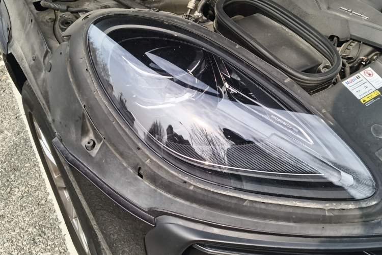 Used Porsche Macan 2022 Macan 2.0T Right Front Headlight