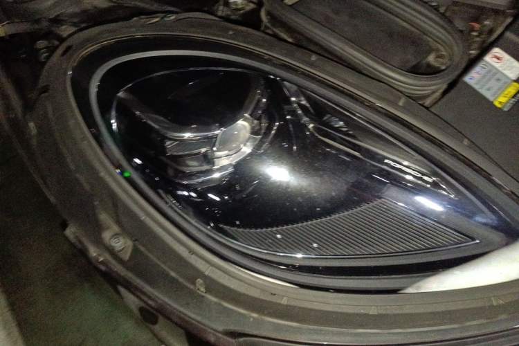 Used Porsche Macan 2022 Macan 2.0T Right Front Headlight