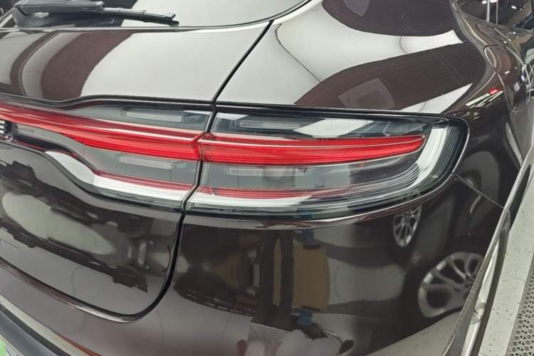 Used Porsche Macan 2022 Macan 2.0T Right Rear Taillight