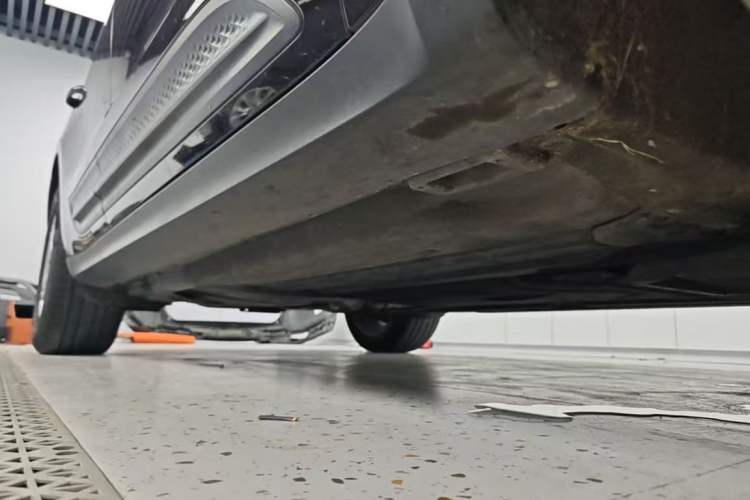 Used Porsche Macan 2022 Macan 2.0T Right Side Sill