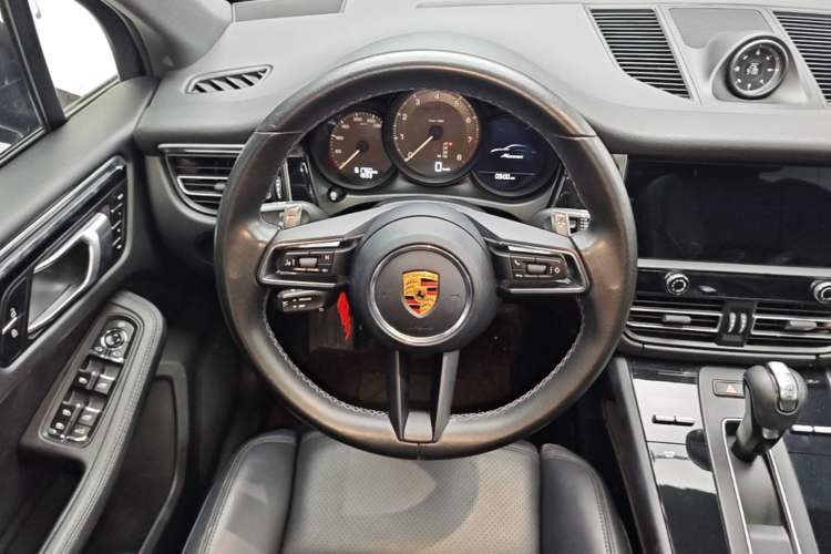 Used Porsche Macan 2022 Macan 2.0T Steering Wheel