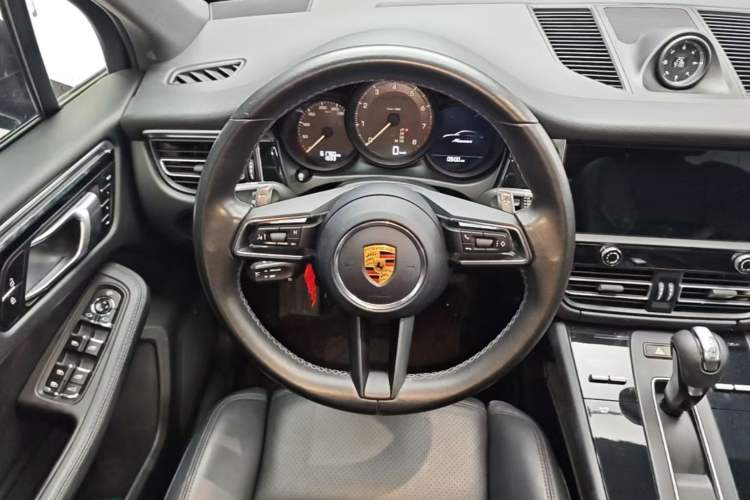 Used Porsche Macan 2022 Macan 2.0T Steering Wheel