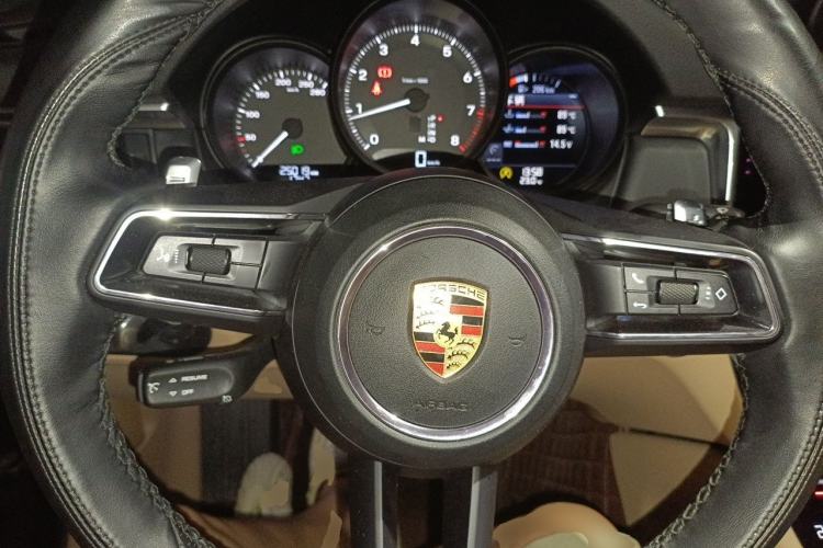 Used Porsche Macan 2022 Macan 2.0T Steering Wheel