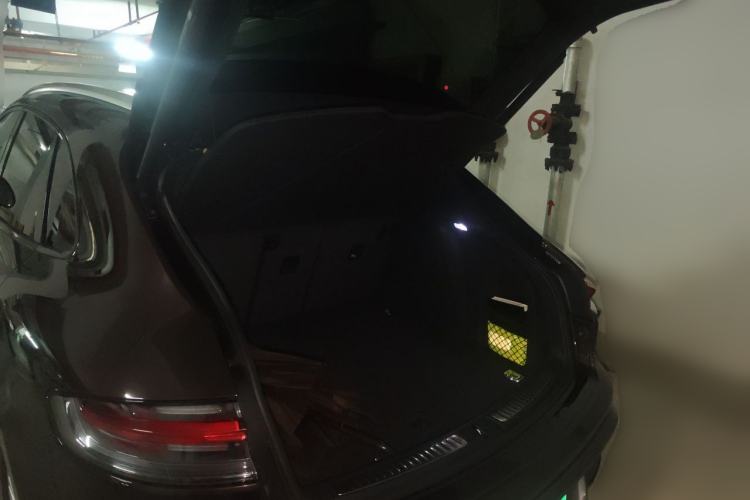 Used Porsche Macan 2022 Macan 2.0T Trunk