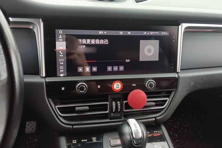 Used Porsche Macan 2022 Macan 2.0T Audio And AC Panel