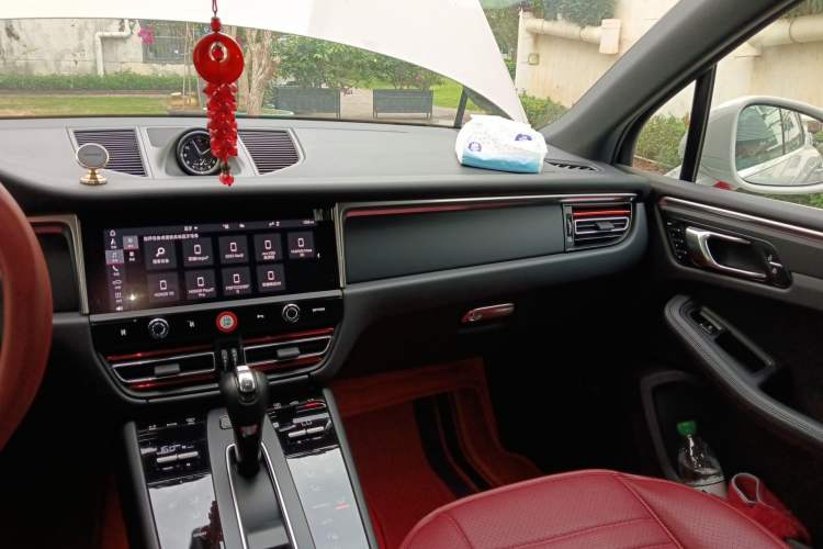 Used Porsche Macan 2022 Macan 2.0T Audio And AC Panel