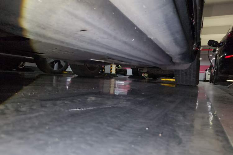 Used Porsche Macan 2022 Macan 2.0T Chassis Front Left