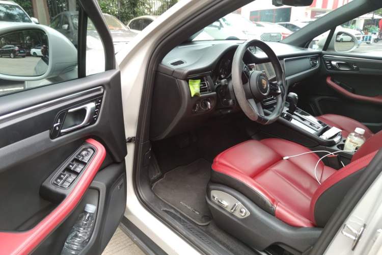 Used Porsche Macan 2022 Macan T 2.0T Driver Seat