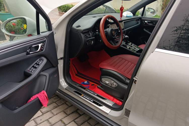 Used Porsche Macan 2022 Macan 2.0T Driver Seat