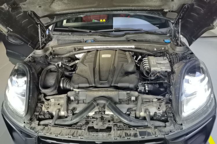 Used Porsche Macan 2022 Macan GTS 2.9T Engine Bay
