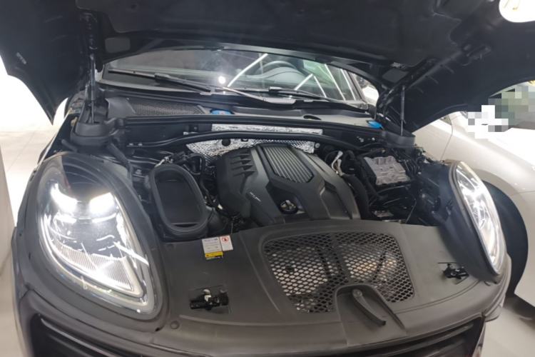 Used Porsche Macan 2022 Macan 2.0T Engine Bay