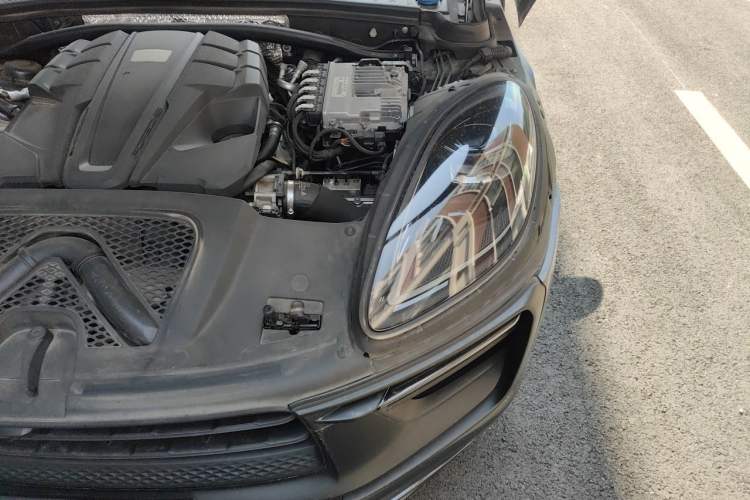 Used Porsche Macan 2022 Macan GTS 2.9T Engine Bay Left