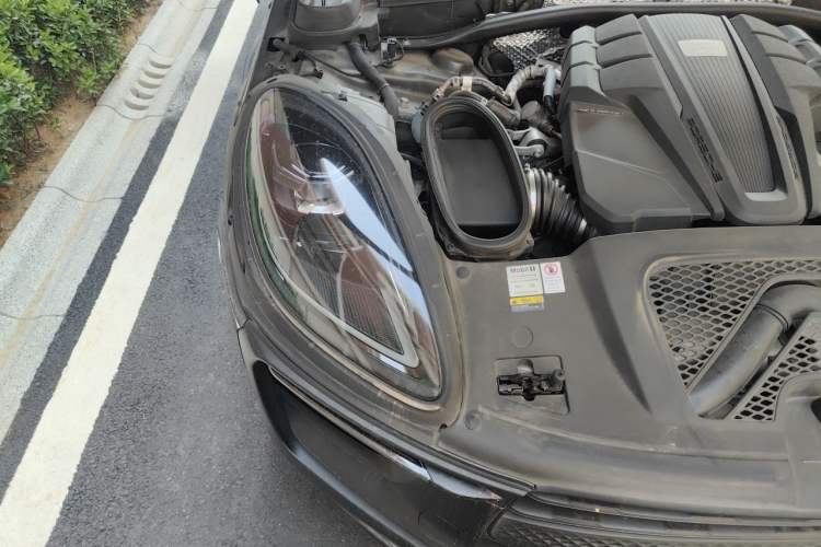 Used Porsche Macan 2022 Macan GTS 2.9T Engine Bay Right
