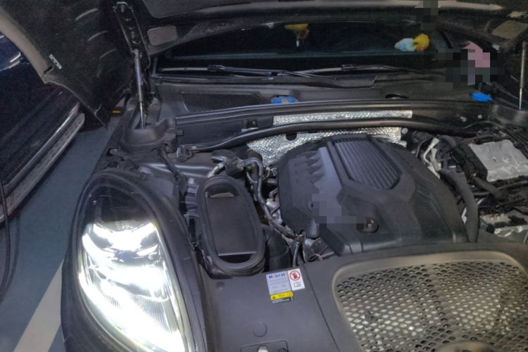 Used Porsche Macan 2022 Macan 2.0T Engine Bay Right