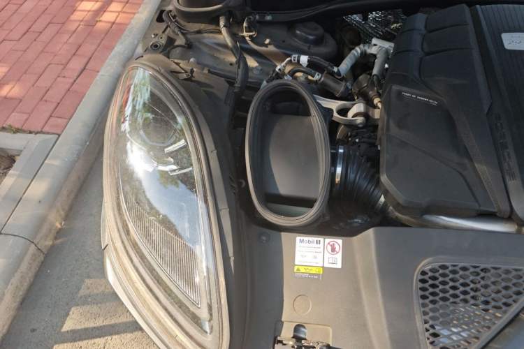 Used Porsche Macan 2022 Macan S 2.9T Engine Bay Right