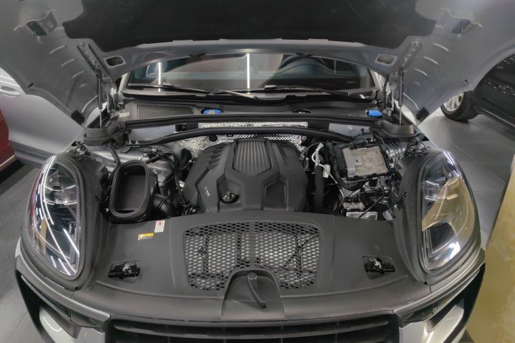 Used Porsche Macan 2022 Macan 2.0T Engine Bay