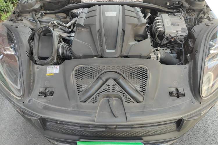Used Porsche Macan 2022 Macan GTS 2.9T Engine Bay