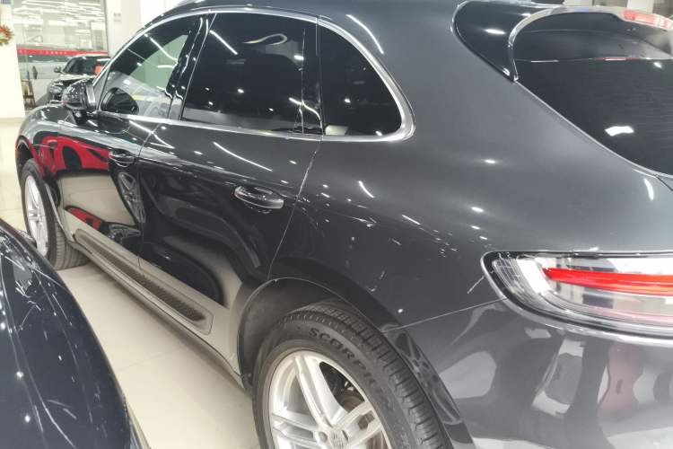 Used Porsche Macan 2022 Macan 2.0T Exterior 3