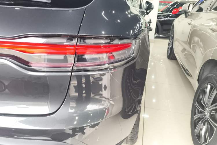 Used Porsche Macan 2022 Macan 2.0T Exterior 6