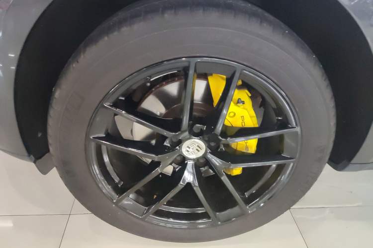 Used Porsche Macan 2022 Macan 2.0T Exterior 7