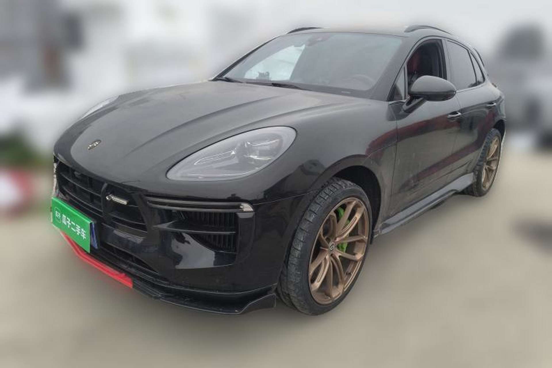 Used Porsche Macan 2022 Macan 2.0T Front Left 45 Deg