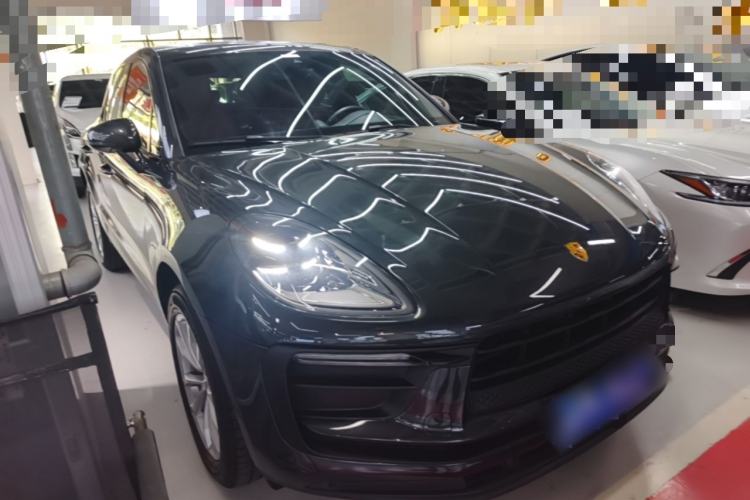Used Porsche Macan 2022 Macan 2.0T Front Right 45 Deg