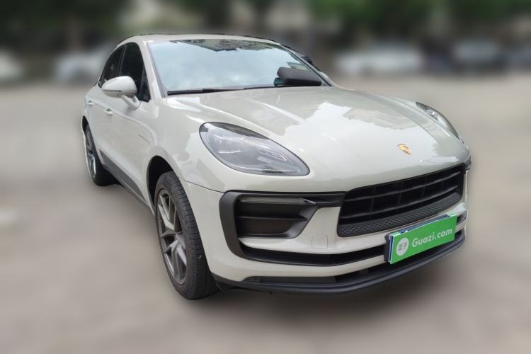 Used Porsche Macan 2022 Macan T 2.0T Front Right 45 Deg