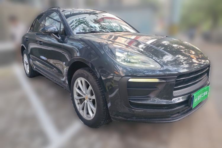 Used Porsche Macan 2022 Macan 2.0T Front Right 45 Deg