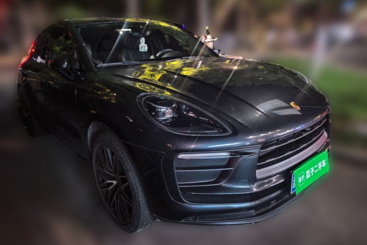 Used Porsche Macan 2022 Macan 2.0T Front Right 45 Deg