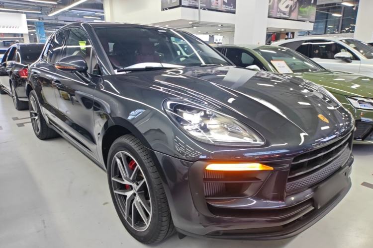 Used Porsche Macan 2022 Macan S 2.9T Front Right 45 Deg