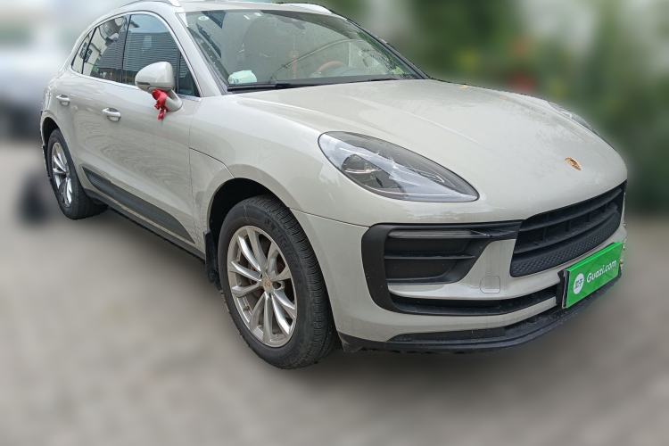 Used Porsche Macan 2022 Macan 2.0T Front Right 45 Deg