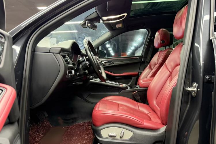 Used Porsche Macan 2022 Macan 2.0T Interior 1