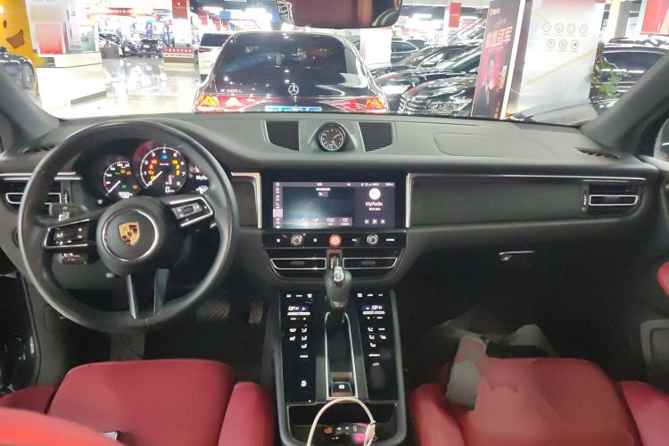 Used Porsche Macan 2022 Macan 2.0T Interior 2