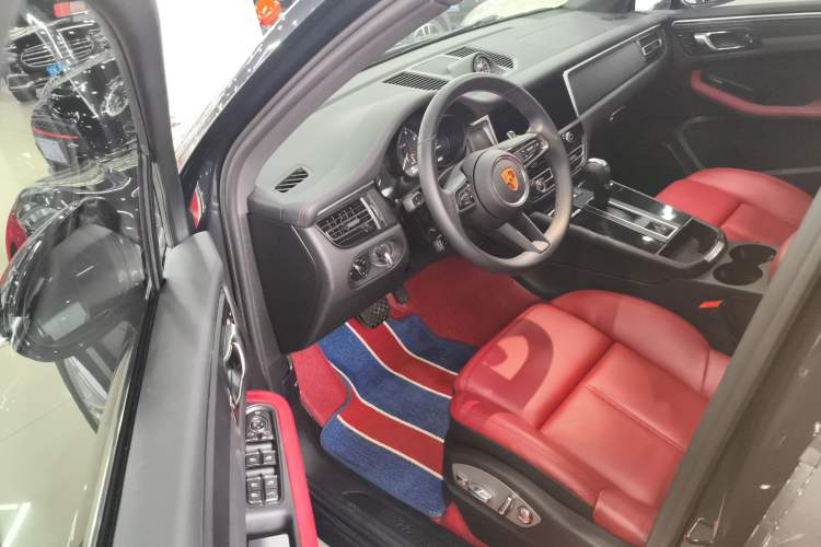Used Porsche Macan 2022 Macan 2.0T Interior 3