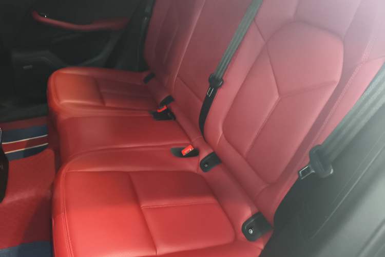Used Porsche Macan 2022 Macan 2.0T Interior 4