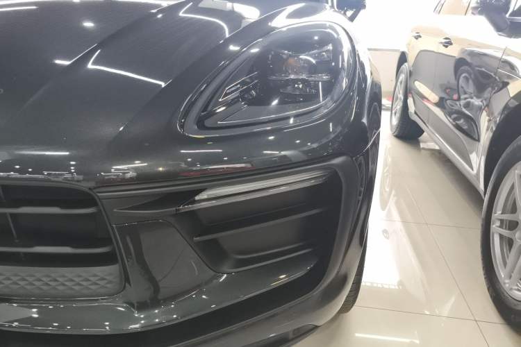 Used Porsche Macan 2022 Macan 2.0T Left Front Headlight