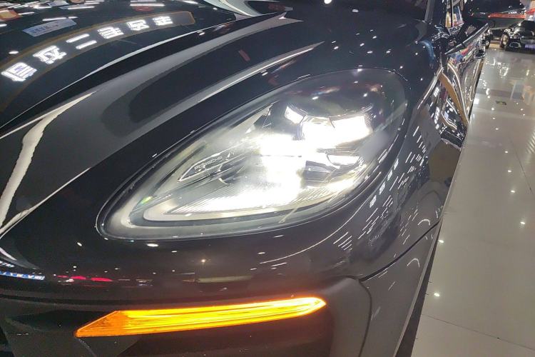 Used Porsche Macan 2022 Macan 2.0T Left Front Headlight