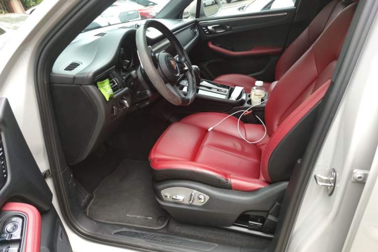 Used Porsche Macan 2022 Macan T 2.0T Left Front Seat