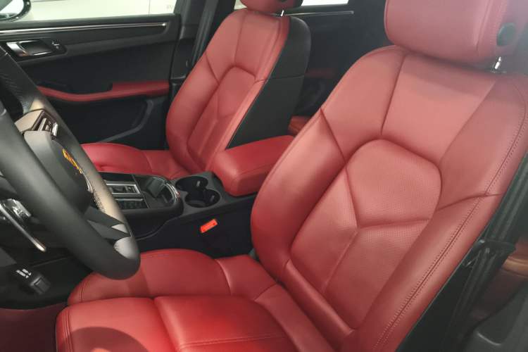 Used Porsche Macan 2022 Macan 2.0T Left Front Seat