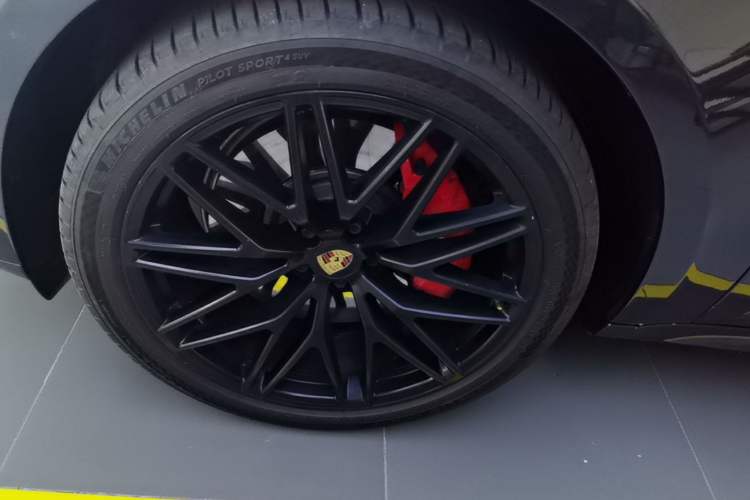 Used Porsche Macan 2022 Macan GTS 2.9T Left Front Wheel Hub