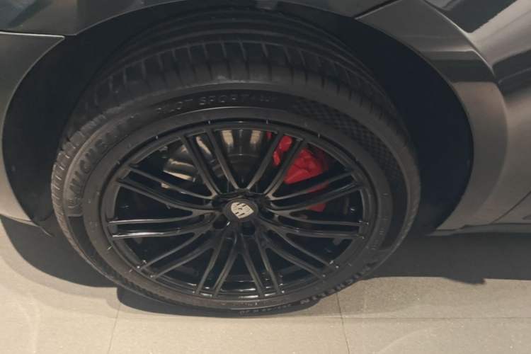 Used Porsche Macan 2022 Macan 2.0T Left Front Wheel Hub