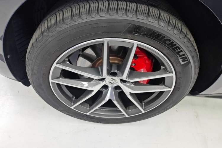 Used Porsche Macan 2022 Macan S 2.9T Left Front Wheel Hub