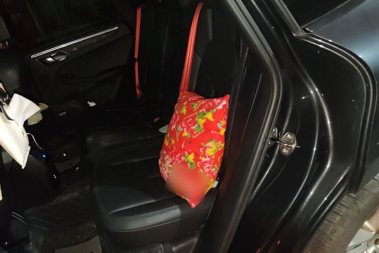 Used Porsche Macan 2022 Macan 2.0T Left Rear Seat