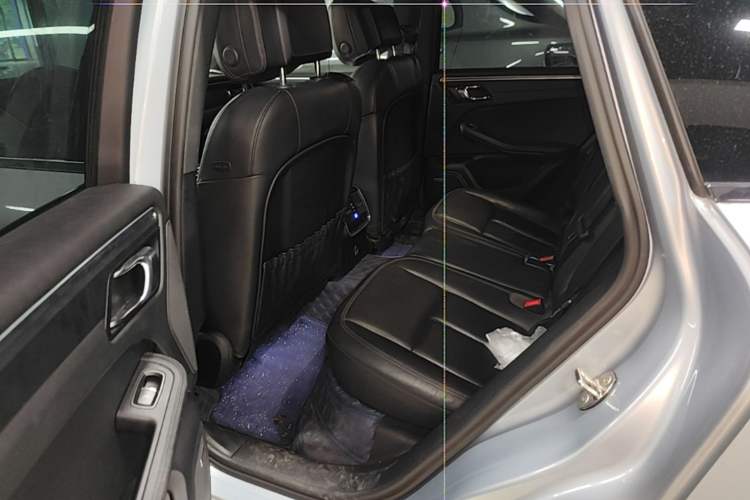 Used Porsche Macan 2022 Macan 2.0T Left Rear Seat