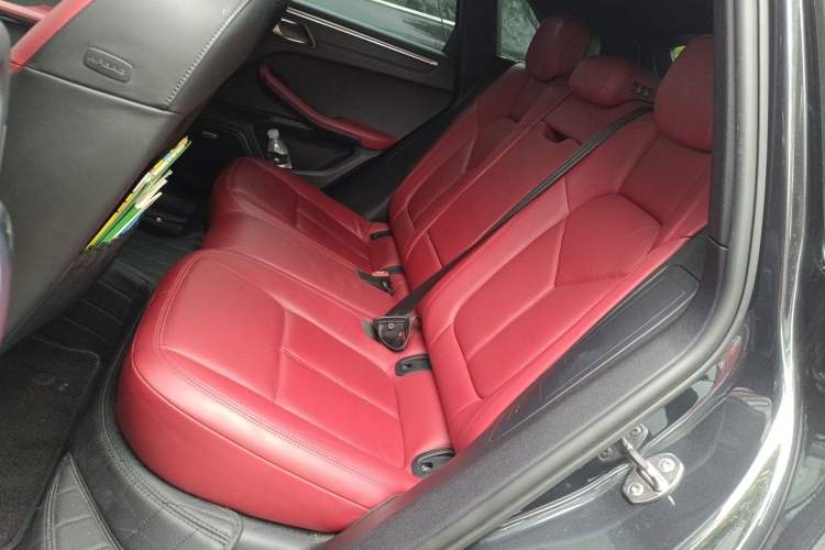 Used Porsche Macan 2022 Macan 2.0T Left Rear Seat
