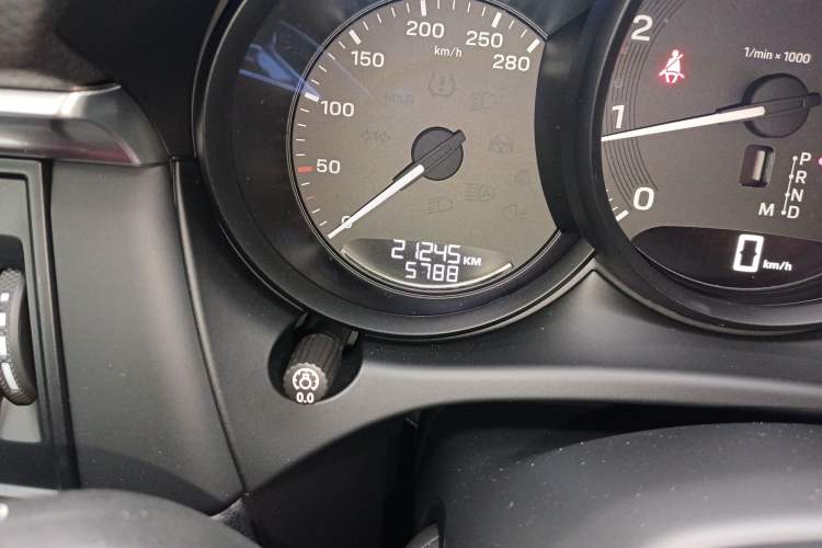 Used Porsche Macan 2022 Macan 2.0T Odometer Close Up