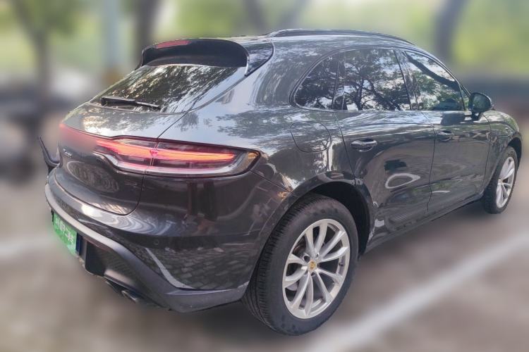 Used Porsche Macan 2022 Macan 2.0T Rear Right 45 Deg